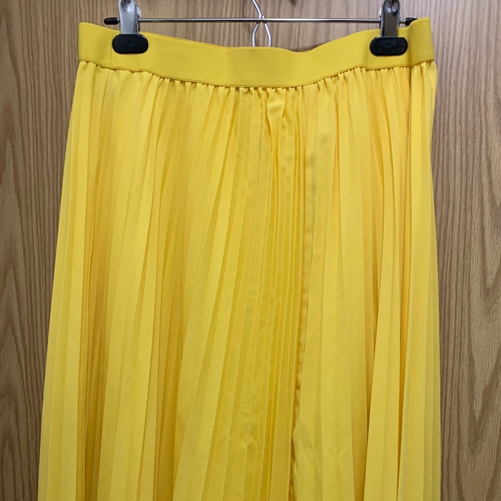 Yellow Pleated Skirt
